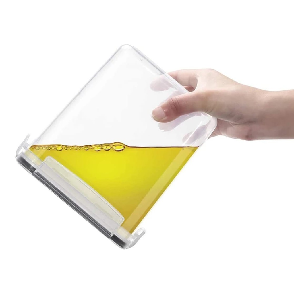 clip-lock-airtight-container-liquid-proof-tilt-demo