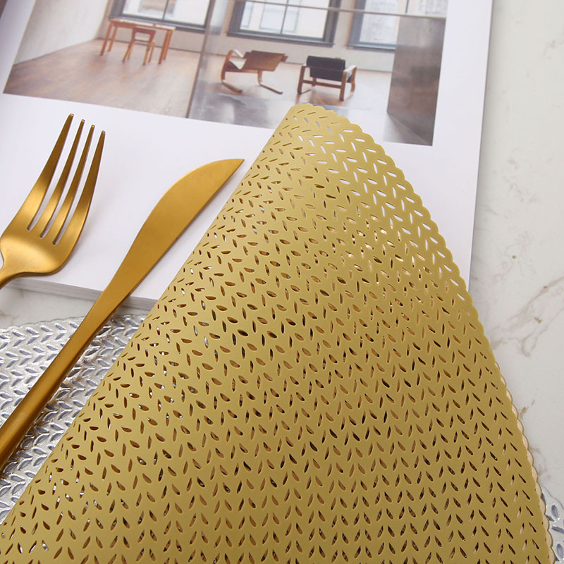 table-placemat-pvc-triangle-hollow-gold